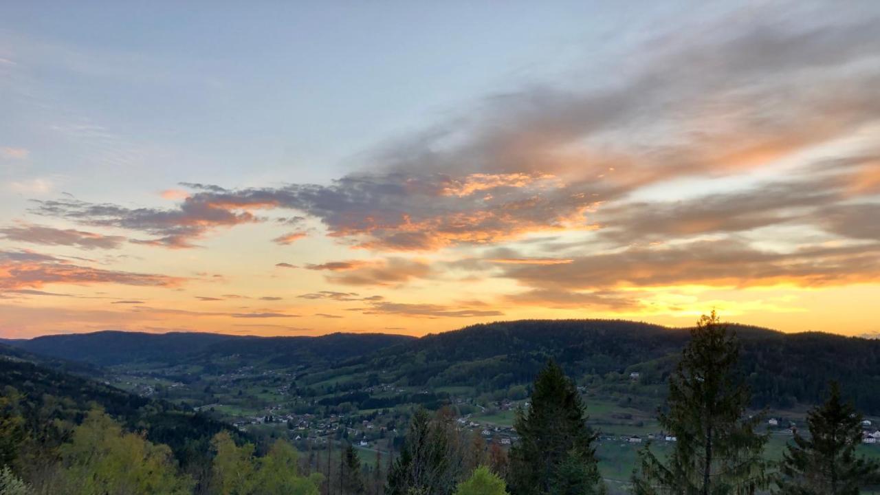 לה טולי Le Gite Cozy De Bouvacote Avec Vue Panoramique Et Sauna מראה חיצוני תמונה